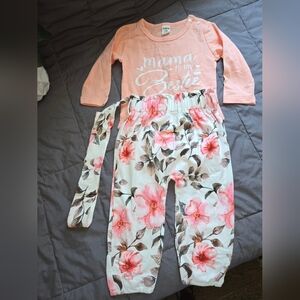 Bundle Of 4 Sets Baby Girl Size 12months. Carters, Shein, Fuyimei, Arch.